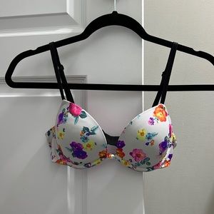 Victoria Secret Bra (super push up)